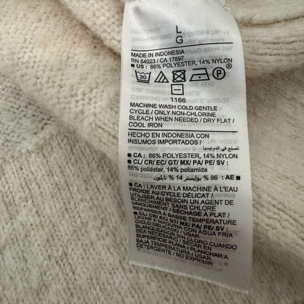 Old Navy Women's Geometric Pattern Sweater - Picture 4 of 4
